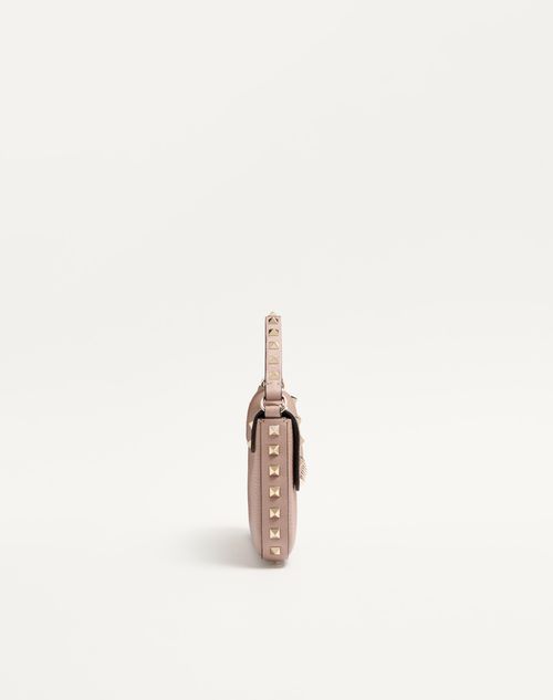 Valentino Garavani - Rockstud Grainy Calfskin Pouch - Poudre - Woman - Clutches